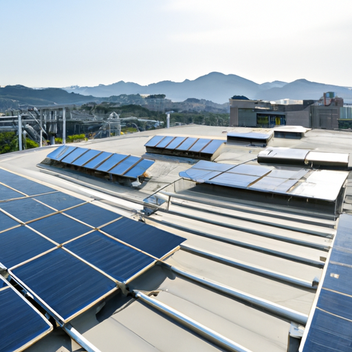 פאנלים סולאריים מותקנים על גגות האוניברסיטה